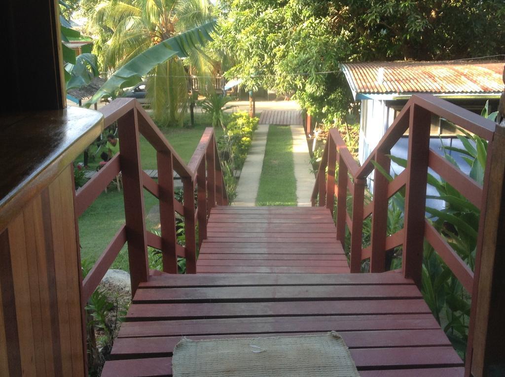Rekona Lodge Gizo Exterior photo